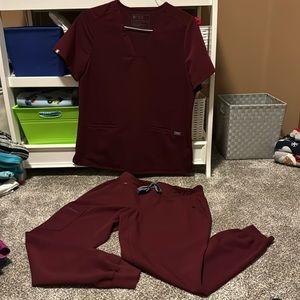 FIGS M women’s scrub set